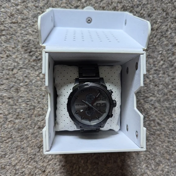 Diesel Watch, Double Down Series Analog Display, Analog Quartz Black Men's Watch - Picture 4 of 5